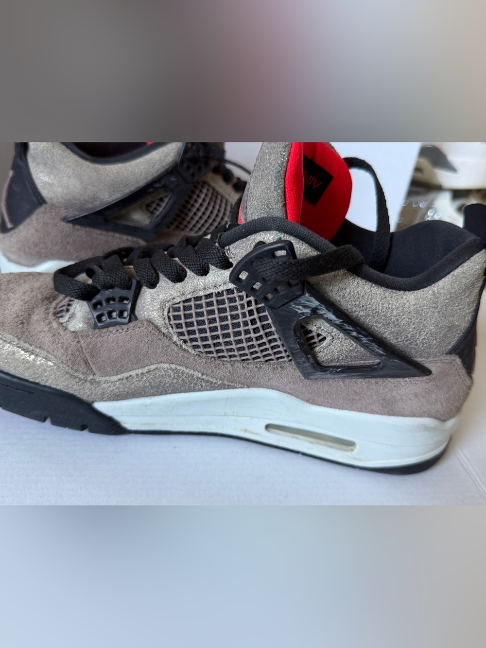 Nike Air Jordan 4 Retro Taupe Haze Men’s Size 10.5 CT8527-201 - Good condition!